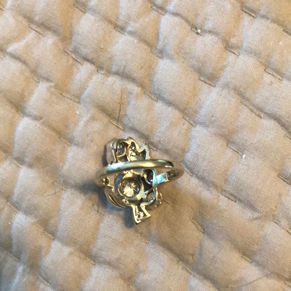 Exquisite Diamond Ring - Picture 4 of 6